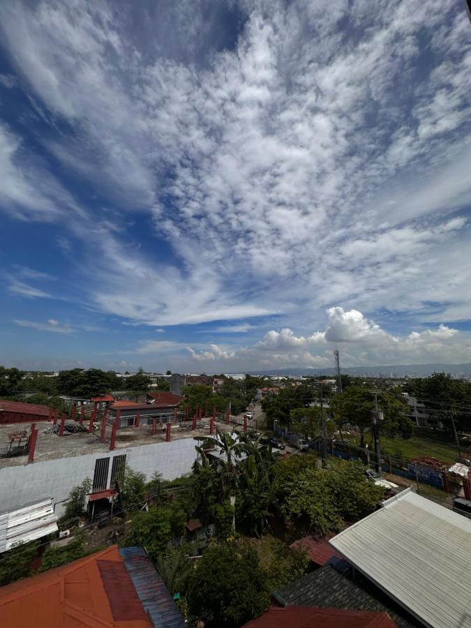 Murals Mactan Vandrarhem Lapu-Lapu City Exteriör bild